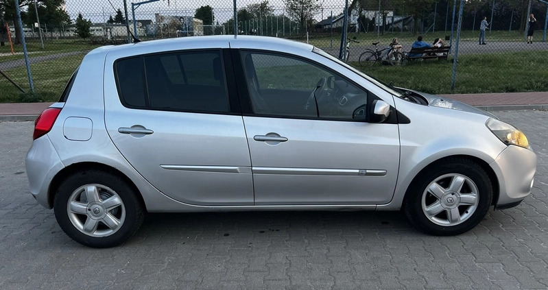 Renault Clio cena 14300 przebieg: 245000, rok produkcji 2009 z Nasielsk małe 301